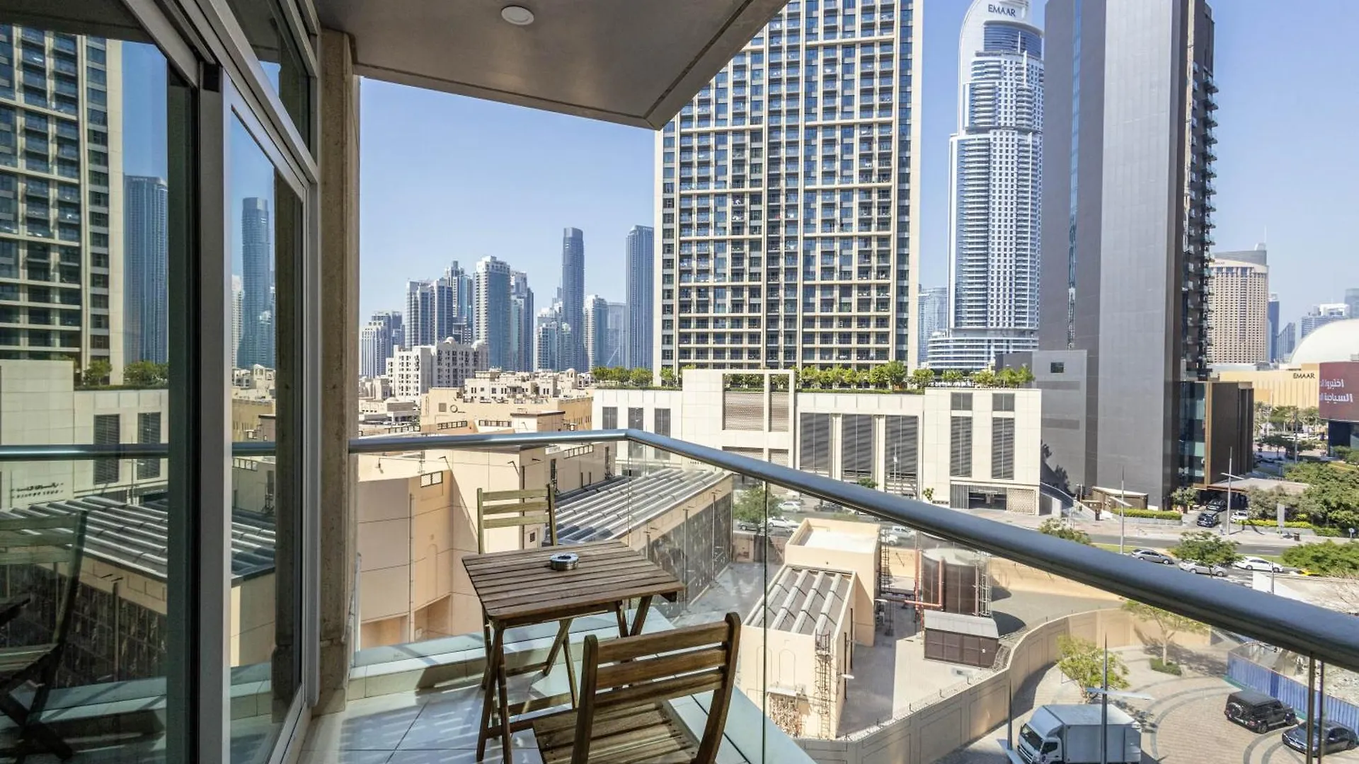 Stylish & Upgraded 2Br Apartment Near Dubai Mall - Allsopp & Allsopp